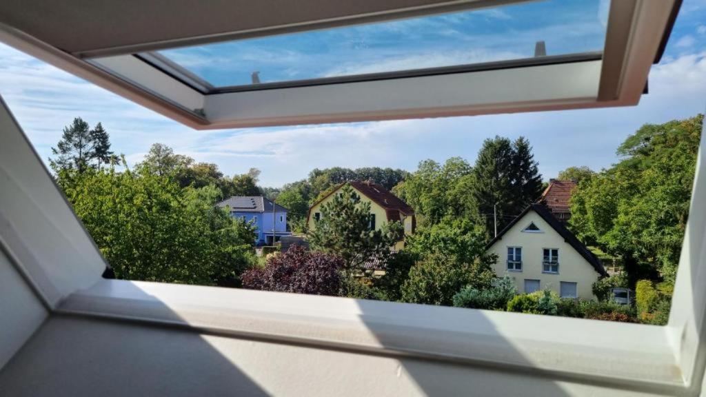 Exclusives Loft, Klimaanlage, Privat Parkplatz, Netflix, Wallbox, Dominospizza Falkensee
