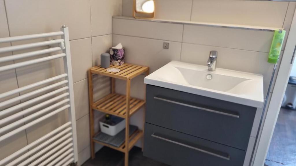 Exclusives Loft, Klimaanlage, Privat Parkplatz, Netflix, Wallbox, Dominospizza *
